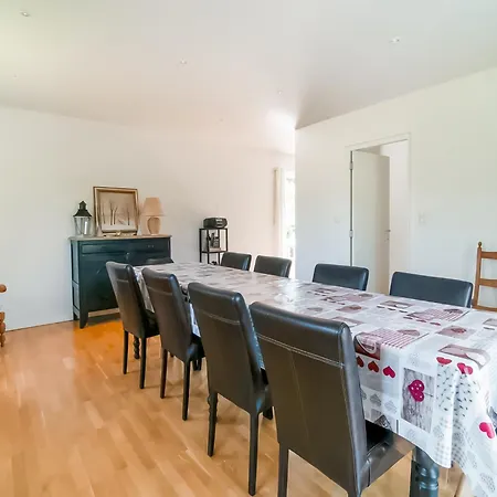 In For 9 Person Treignes